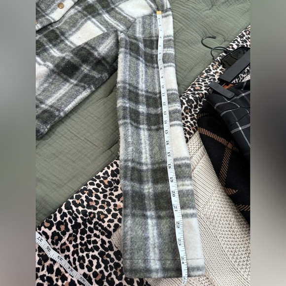 Great used condition banana republic shacket style jacket. Sz m - Picture 10 of 12